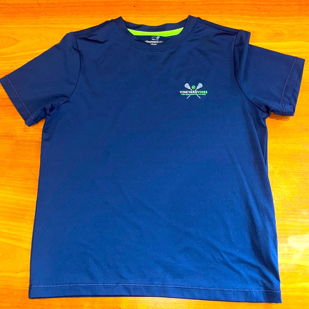 Vineyard Vines T-shirt